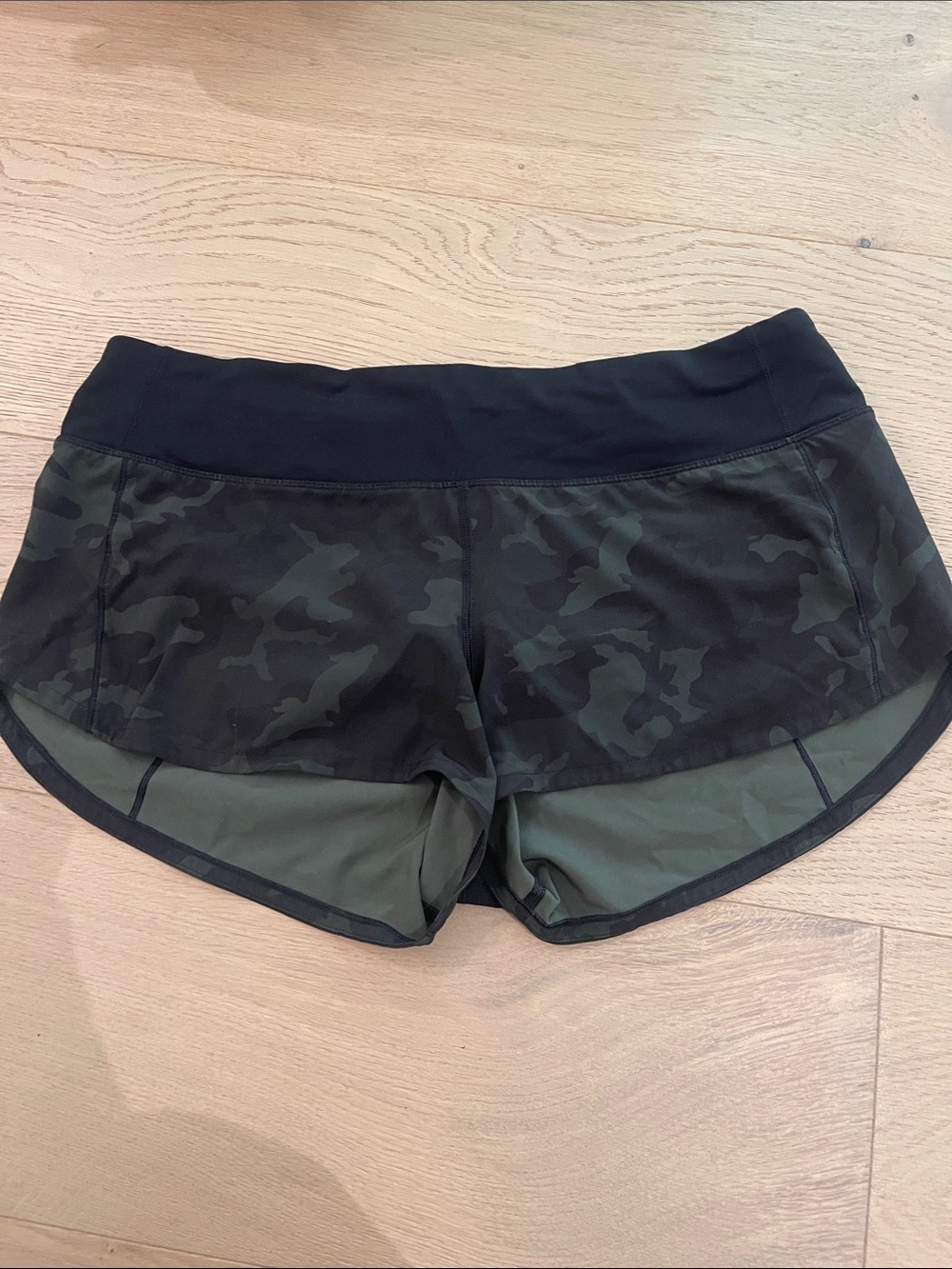 lululemon athletica Women's Camo Athletic Shorts - Black & Olive